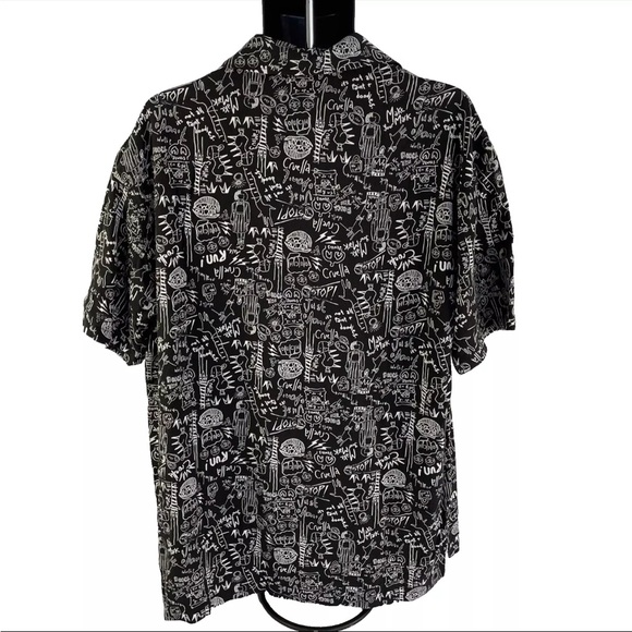 Disney Our Universe Button Up Shirt Sz L Cruella Icon NWOT Rayon Mens - Picture 4 of 8